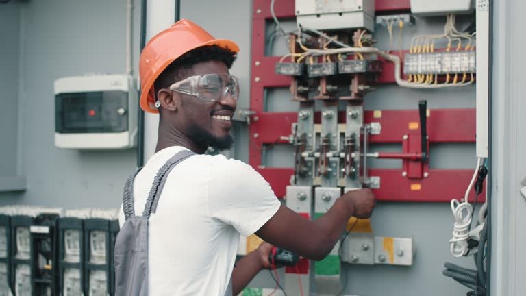 كهربائي العقيلة